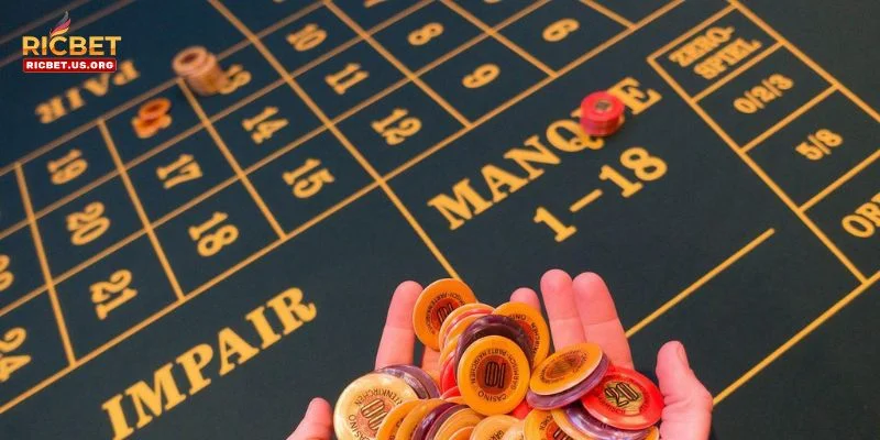 Tài Xỉu Truyền Thống Là Gì? So Sánh Với Lối Chơi Online 2 Cược tài xỉu truyền thống hấp dẫn và đầy kịch tính.